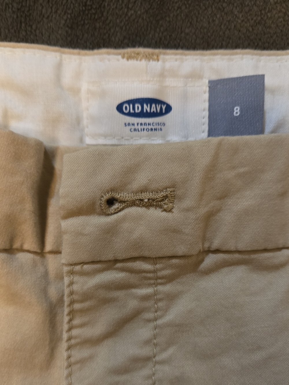Old Navy Women's Size 8 Khaki Cotton Shorts 5-in Inseam - Picture 2 of 4